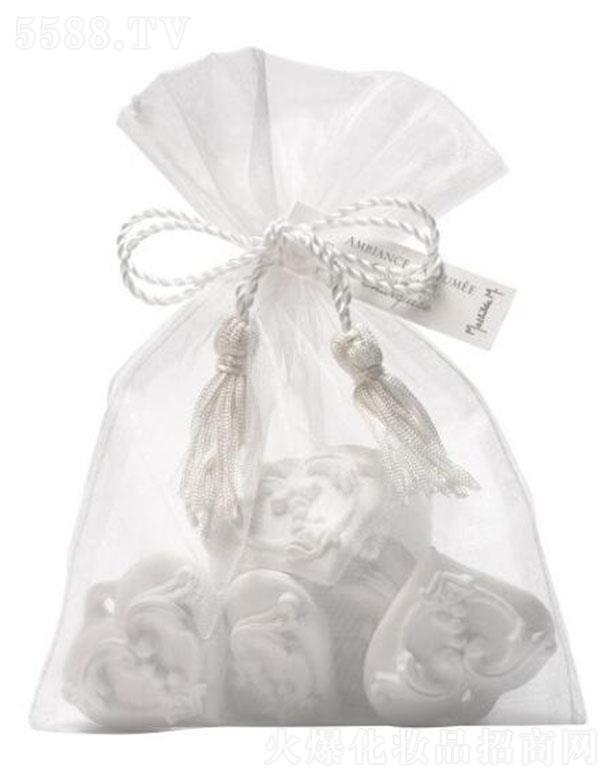 ������(�Ϻ�)Ʒ�ƹ����ɷ����޹�˾���Ϻ������� ��?sh��)۠������ٻ�֮�����ʯ�?����̖(h��o)8��(g��)�b