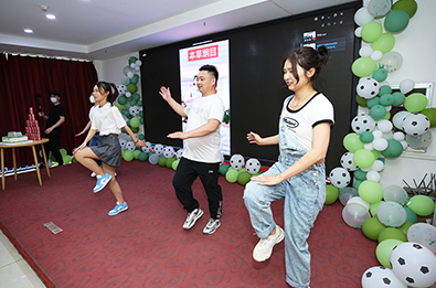 �Ϸֿ옷���𱬾W���Օ�