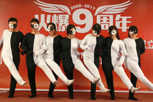 �{(di��o)ζƷ���ڰ��䡷��(chu��ng)���赸����һ�ӵ�ҕ�X�_����